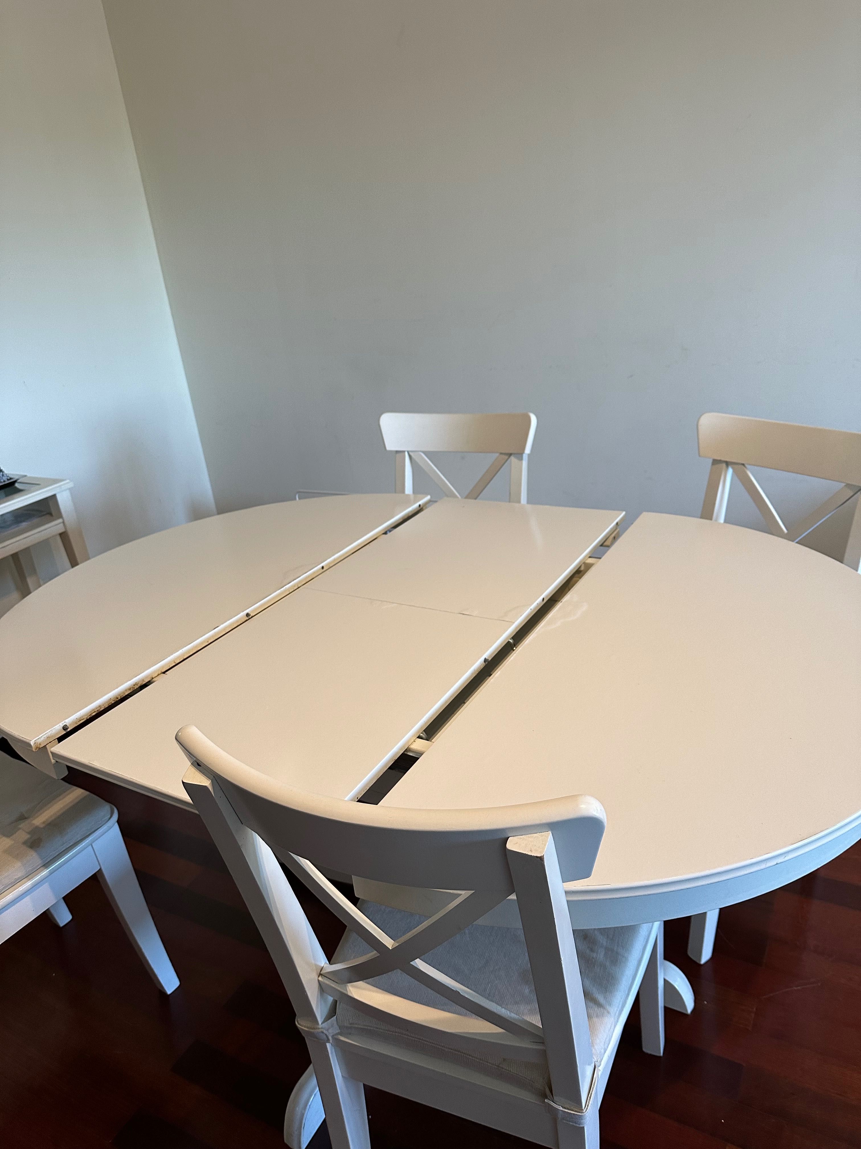 Conjunto de mesa branca extensível INGATORP e 4 cadeiras