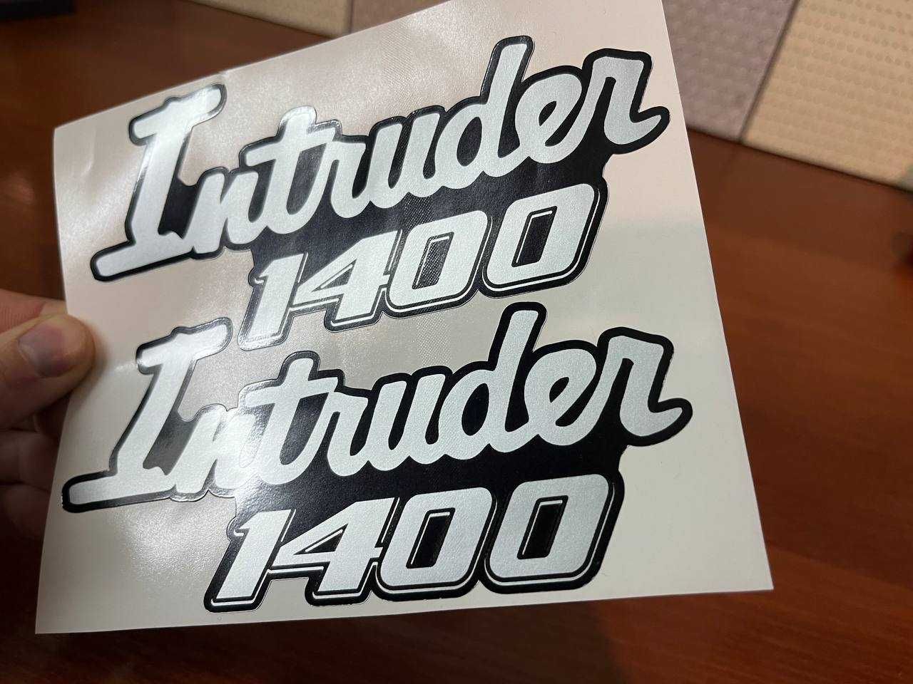 Intruder 1400 (комплект 2 шт) наклейки на бак пластик мото