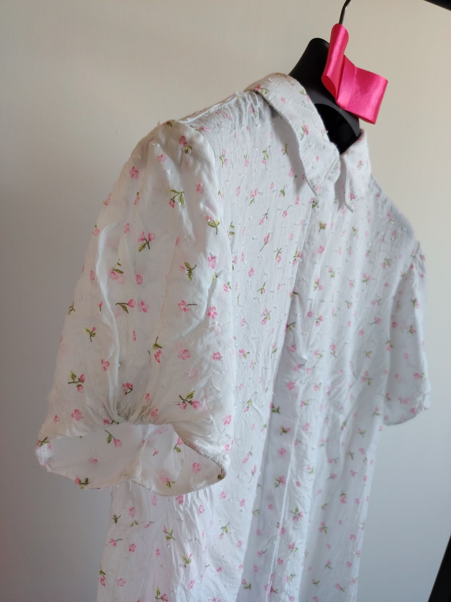Biała koszula damska w różowo-zielone kwiatki oversize XS/S/M