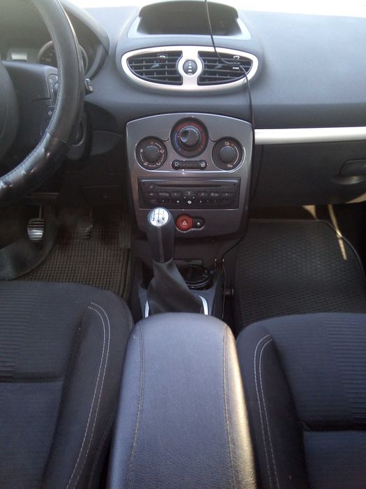 Renault klio 3      (2011р.)
