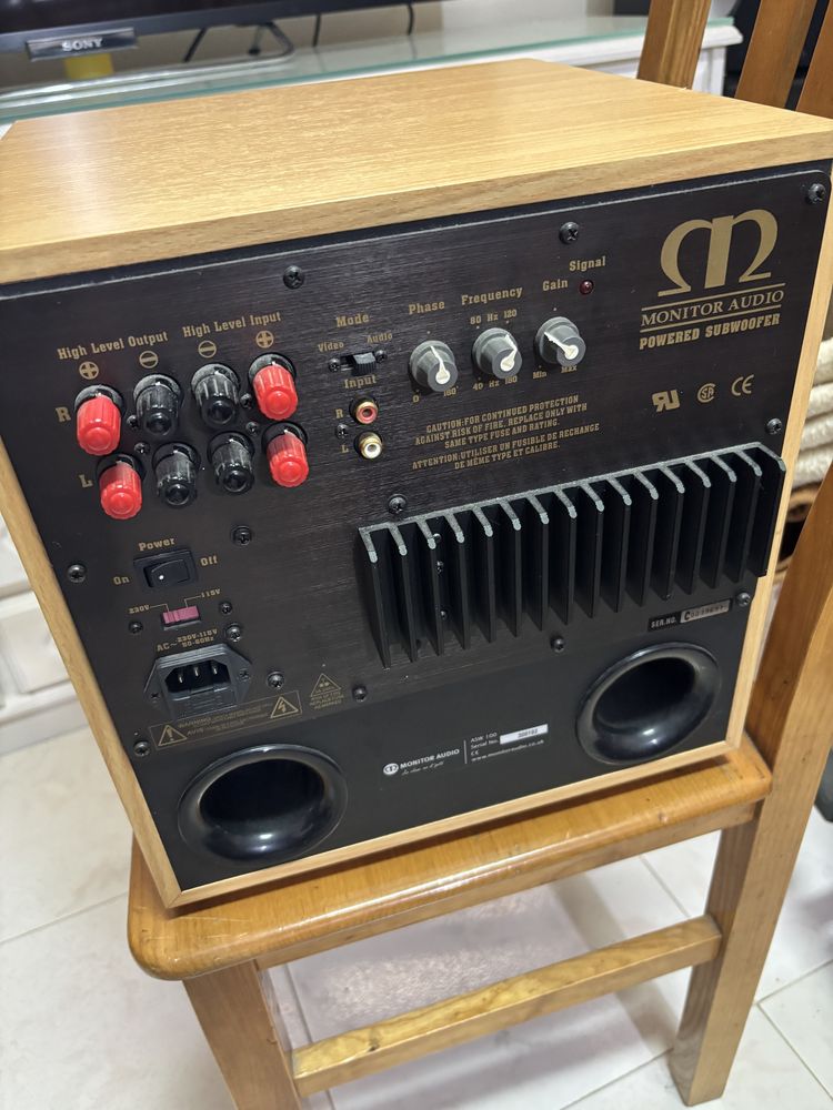 Subwoofer ativo Monitor Audio