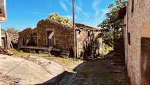 Moradia em ruinas com enorme potencial