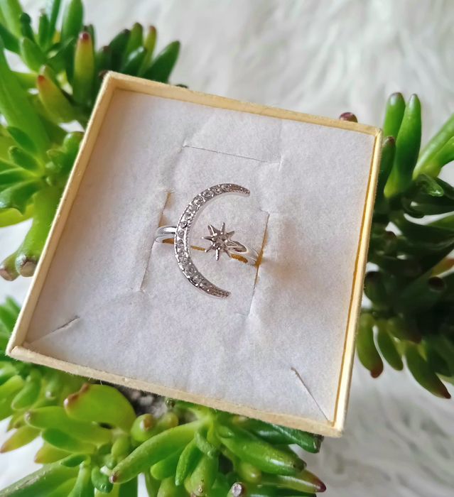 Nowy efektowny posrebrzany regulowany pierścionek słońce i księżyc