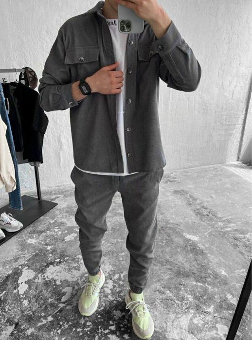 Продам чоловічий  костюм новий