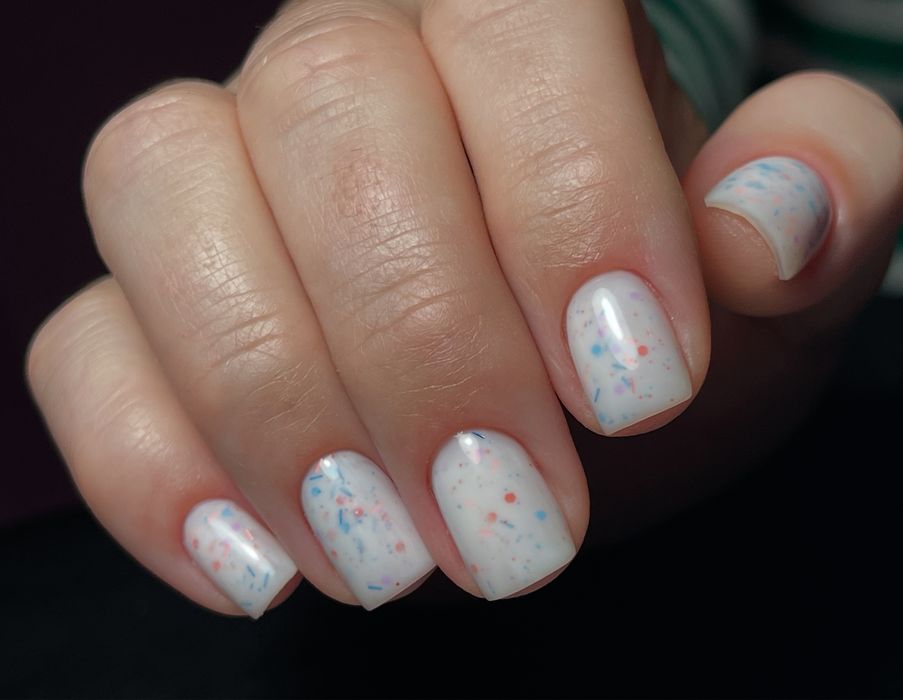 Манікюр, педикюр, нарощування