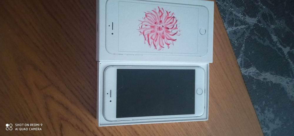 Sprzedam iPhona 6 srebrny