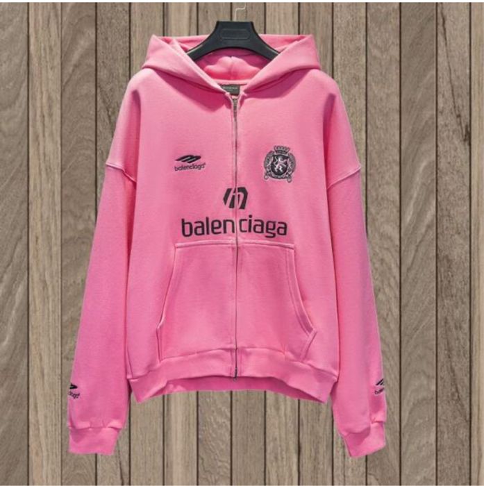 Зипка в люкс качестве , была одета 1 раз) не подошел размер