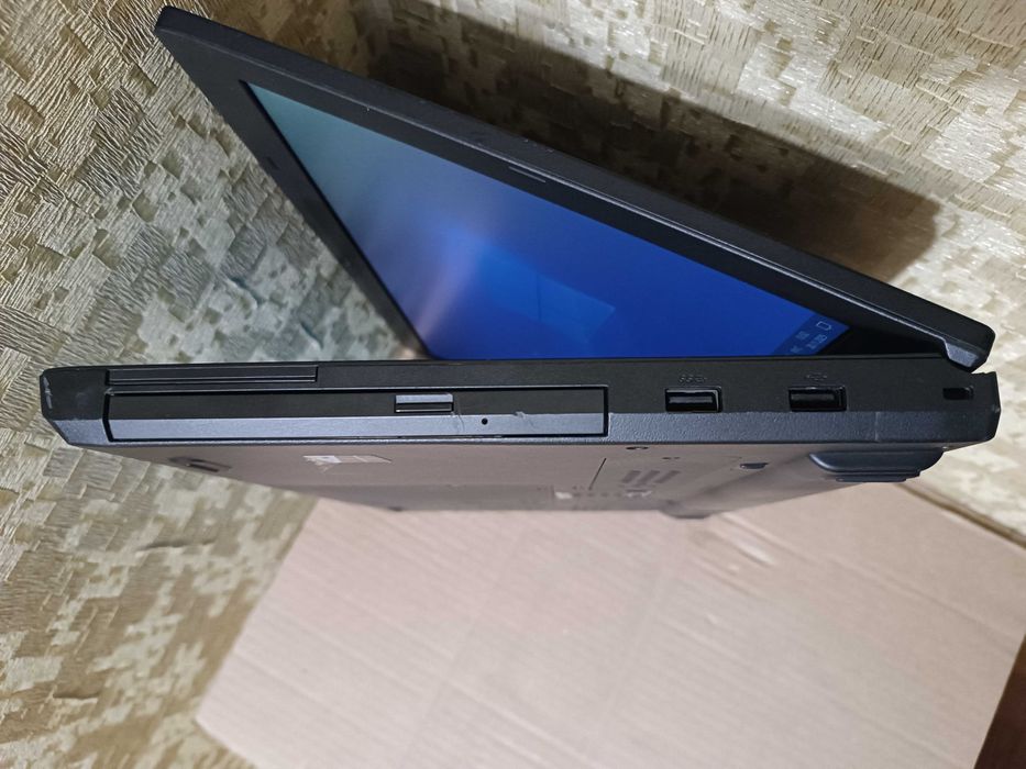 Ноутбук 15.6" Lenovo ThinkPad T540p /Core i3-4000M /8 GB DDR3 / 500 Gb