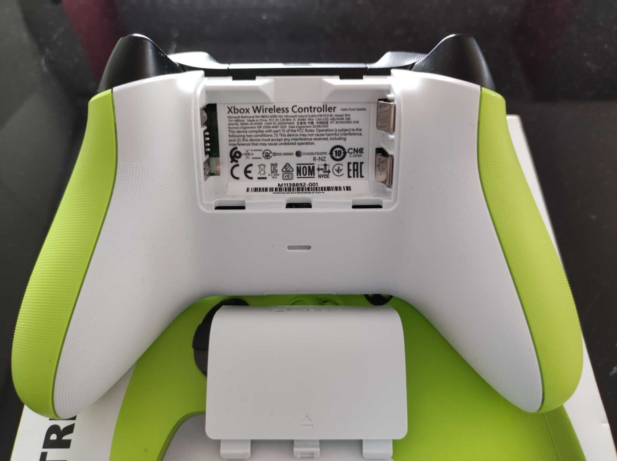 Pad do Xbox one series Electric Volt nowy w pudełku