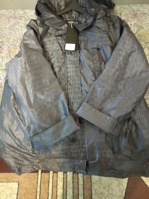 Жіноча зимова куртка