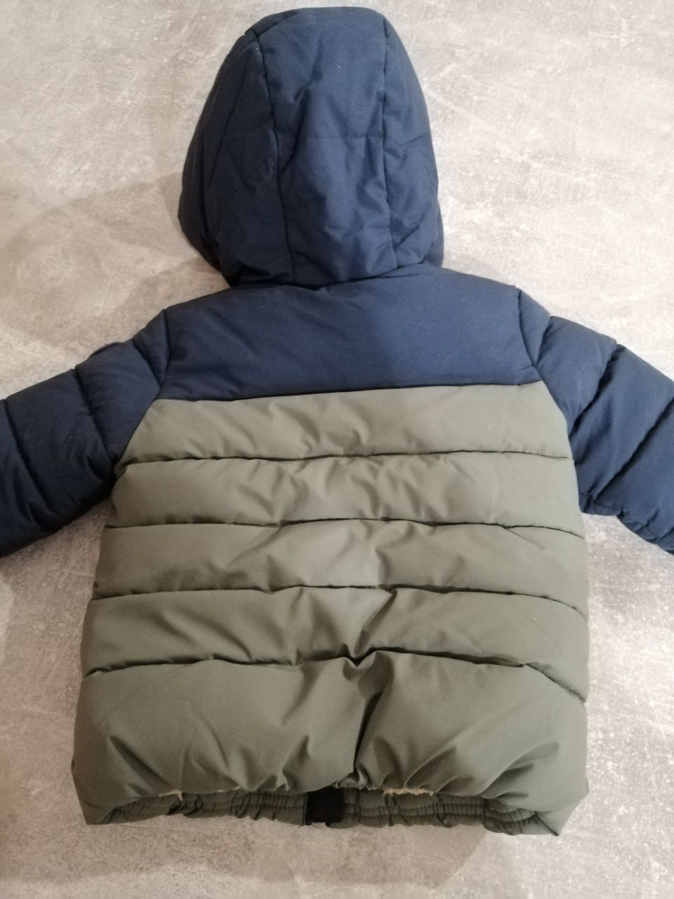 Pikowana zimowa kurtka C&A rozmiar 68