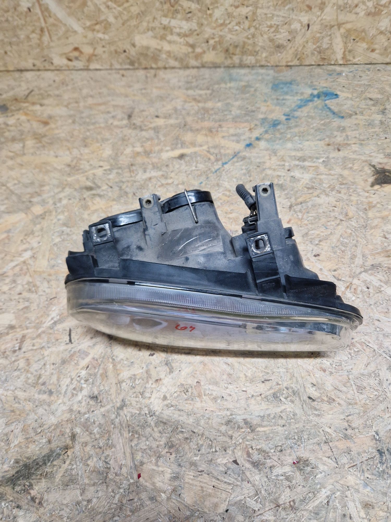 Lampa prawy przód vw golf 4 golf IV halogen