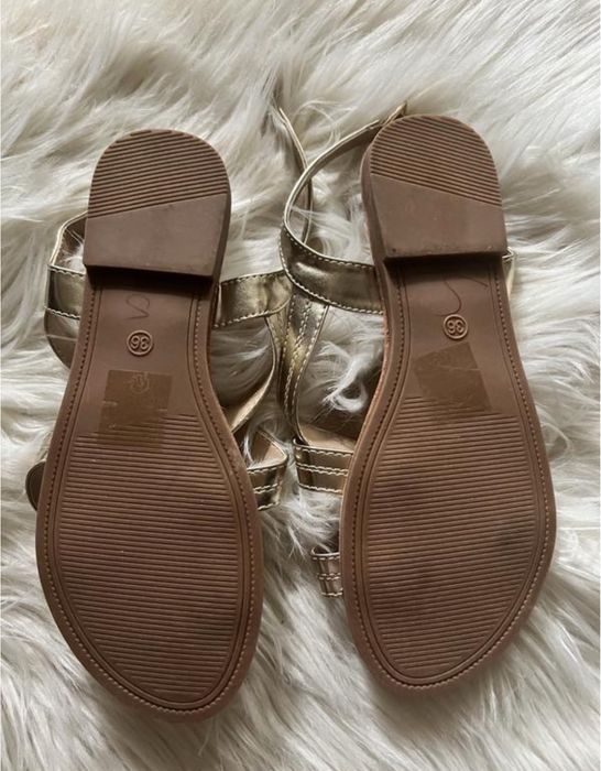 Золотые басаножчки , сандали