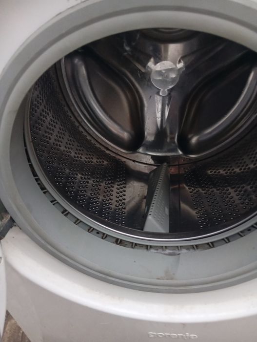 Продам полногабаритную стиральную машину Gorenye  на 5.5 кг