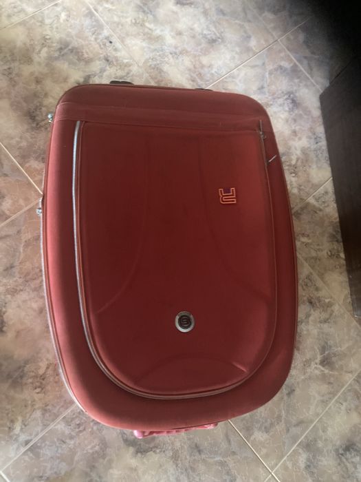 Mala de viagem de porão em bom estado