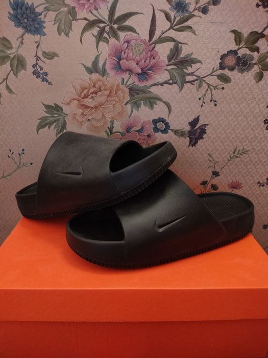 Продам шлёпанцы Nike