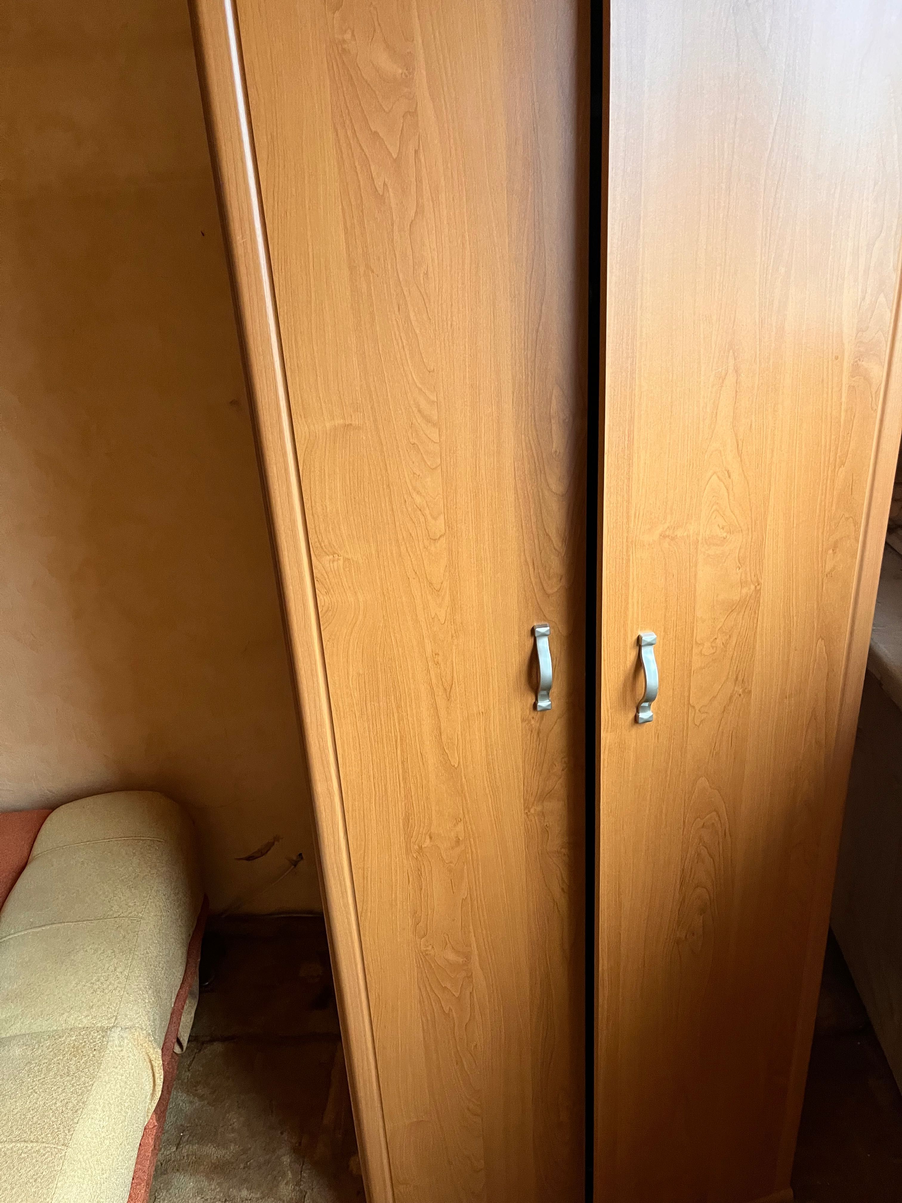 Oddam za darmo meble lodówkę i wiele innych rzeczy