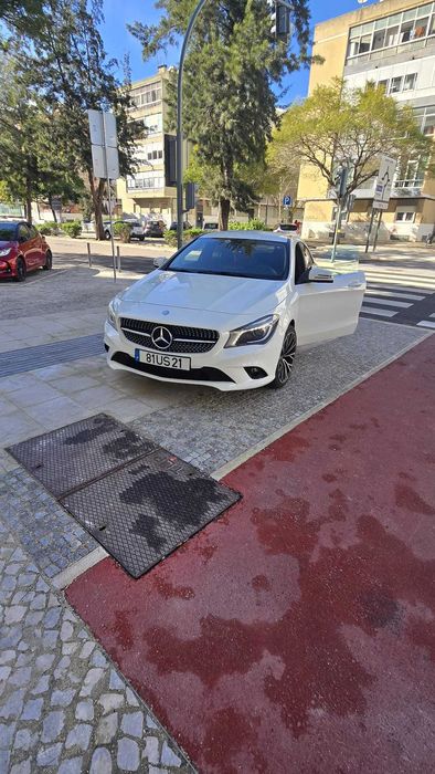 Urgente Mercedes  CLA 180