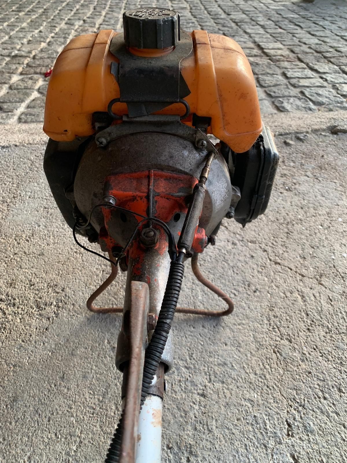 Roçadora a gasolina