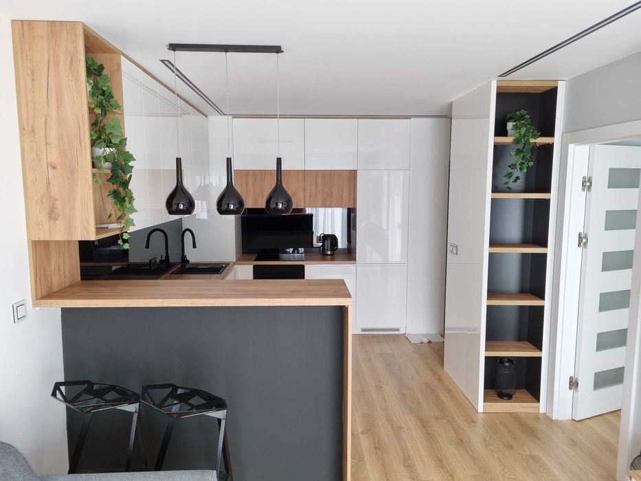 Kuchnie Meble na wymiar  Szafy Garderoby