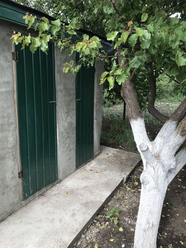 Продається котедж по вул. Янки Купали
