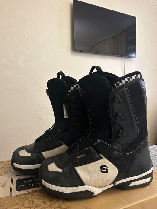 Сноубордичні черевики