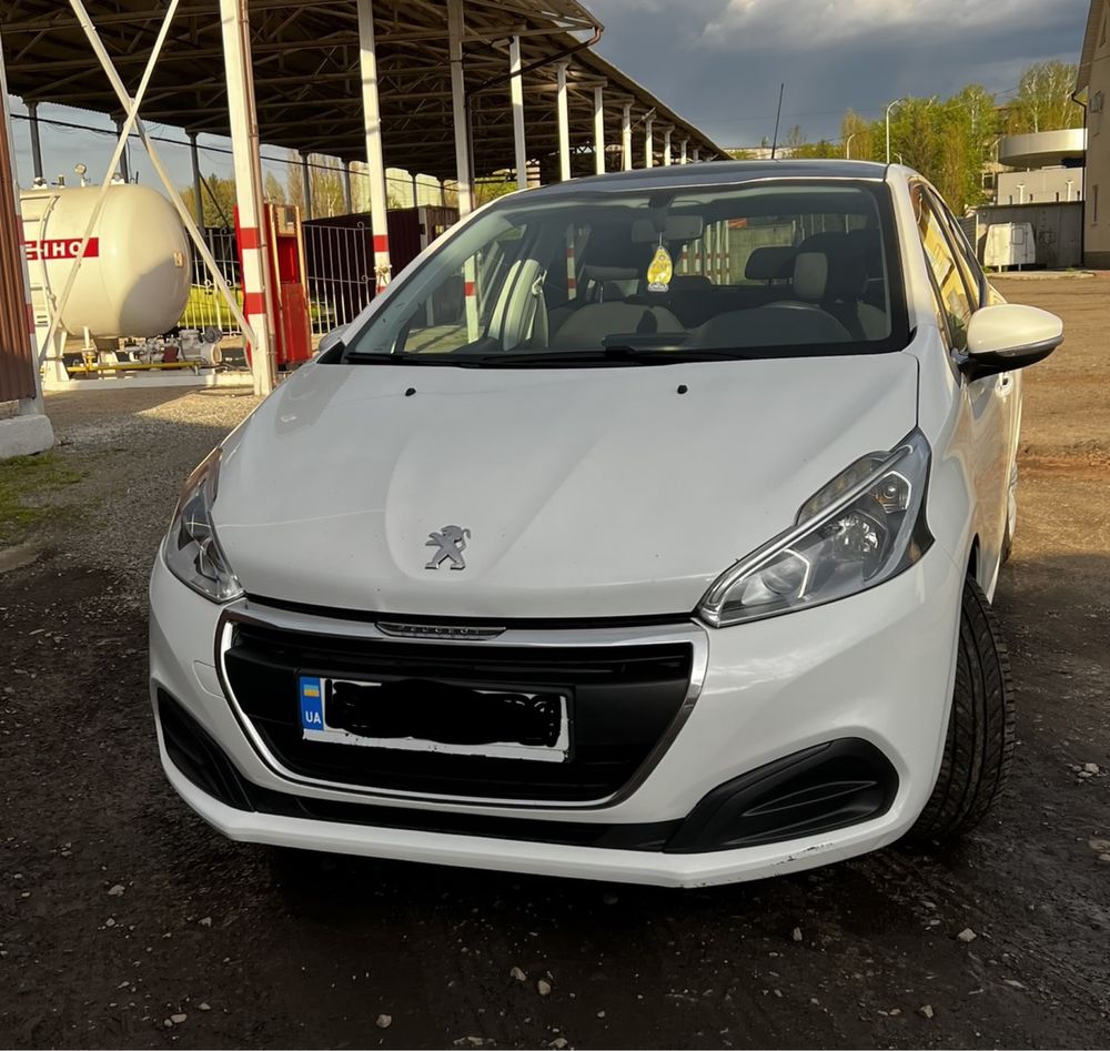 Продам авто Peugeot 208