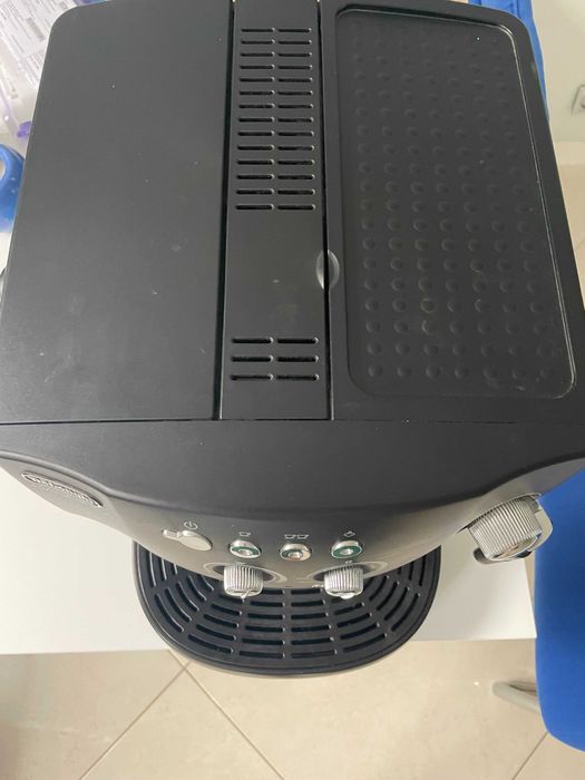 Ekspres do kawy DeLonghi Magnifica ESAM4000.B expres