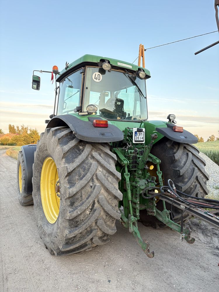 John Deere 7920.
