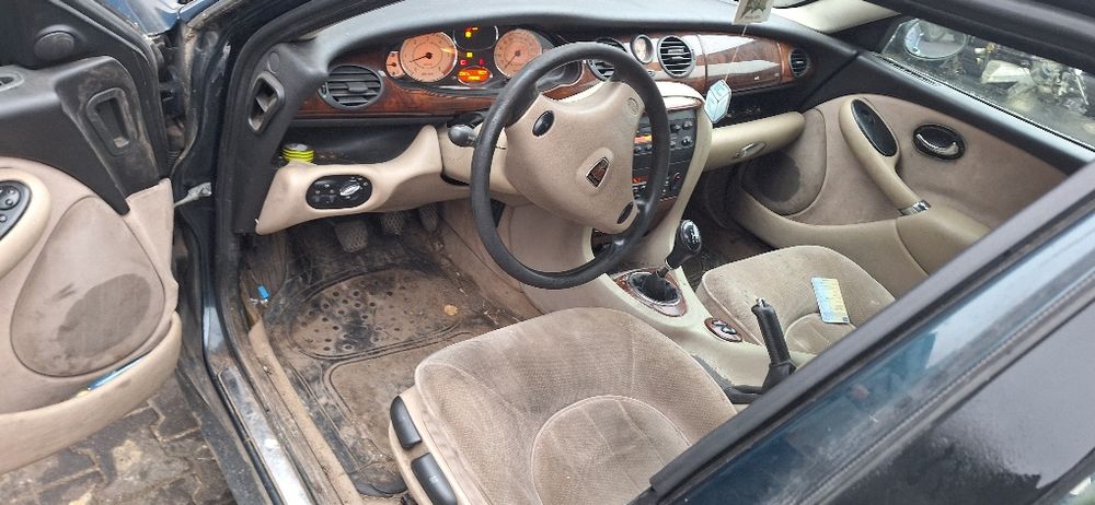 Caly Rover 75 na części