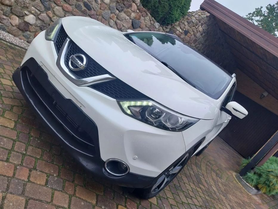 Nissan Qashqai Navi, kamery 360, panorama, ledy, alu 18, automat