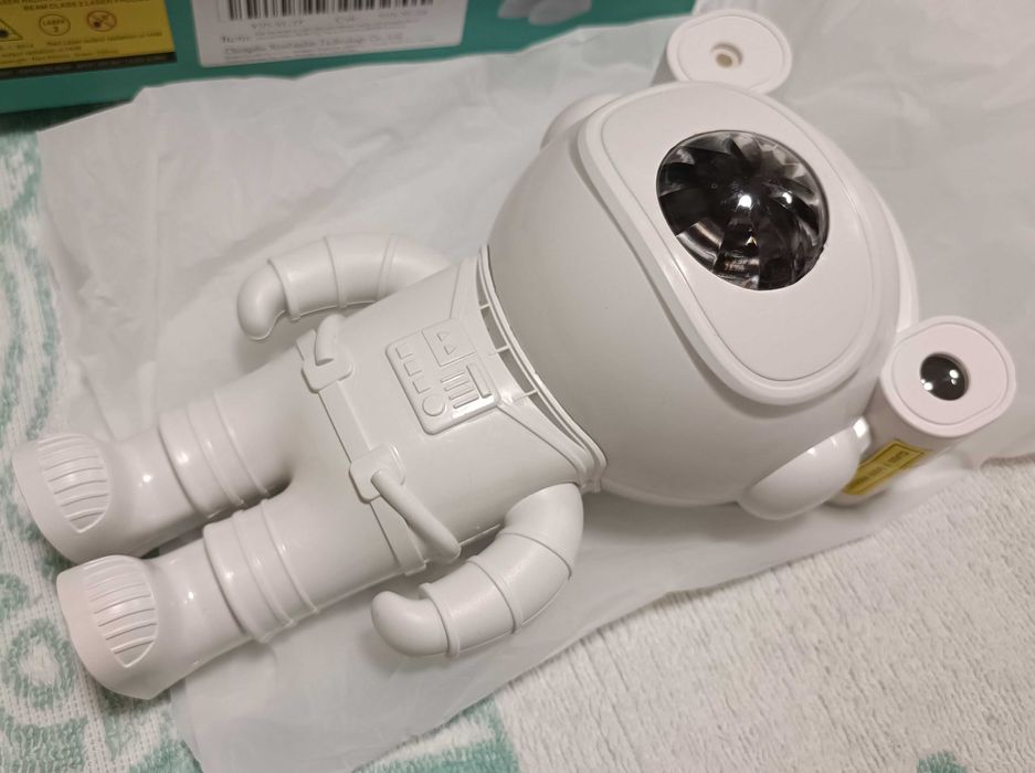 Нічник-проектор зоряного неба