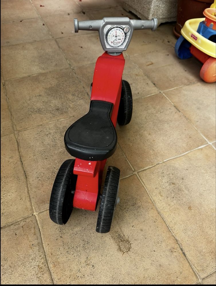Triciclo infantil
