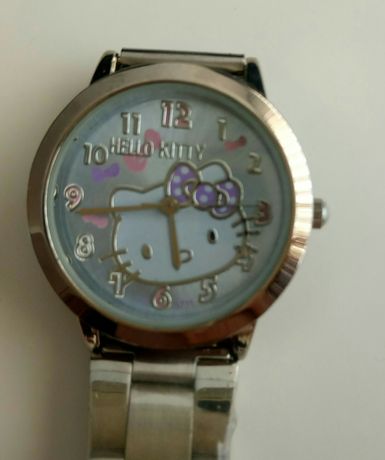 Lindo relógio Hello Kitty