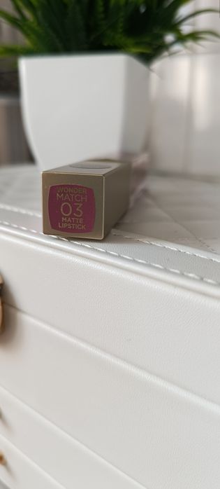 Eveline wonder match pomadka matowa w płynie