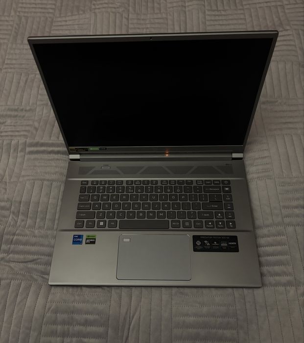 Laptop Acer Predator Triton 300SE I7-12700H/32RAM/1TB