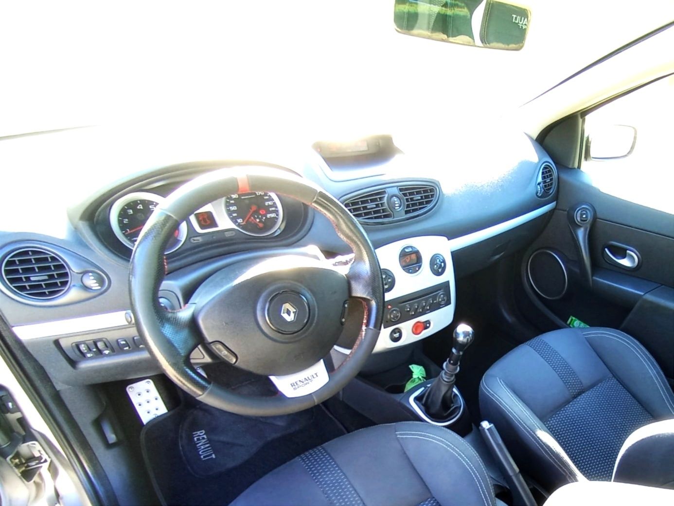 Renault Clio III RS by Renault Sport