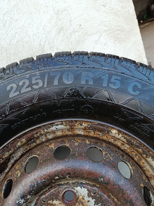 Шини Зимові 2шт 225/70 R15C Continenta VancoWinter 2