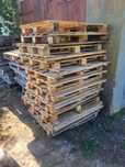 Palety drewniane 120 x 80 po cegłach pustakach