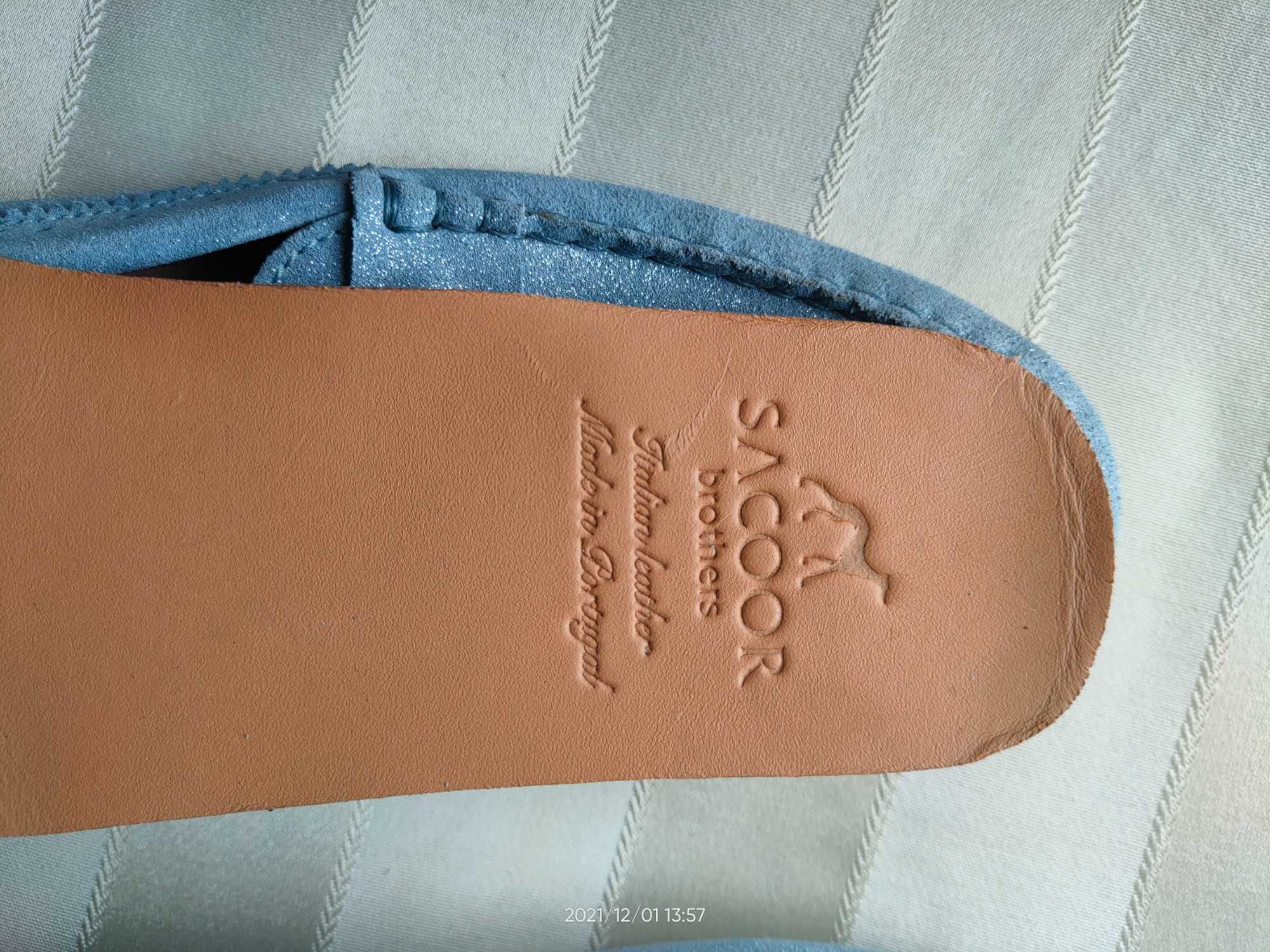 Vendo Mocassim de senhora Sacoor como novos