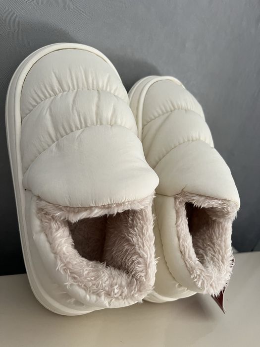 Зимові жіночі сліпони.