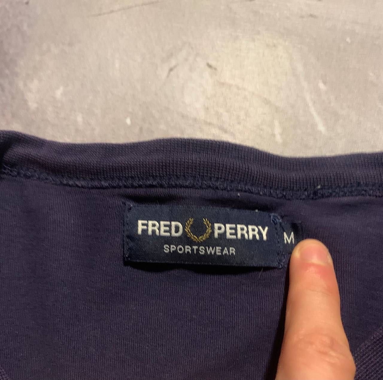 Лонгслив Fred Perry на лампасах