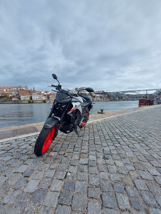 Mota Yamaha MT-03