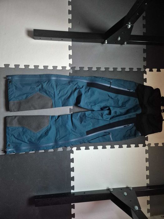 Nowe extra spodnie skiturowe membranowe hardshell Goretex Black Yak S