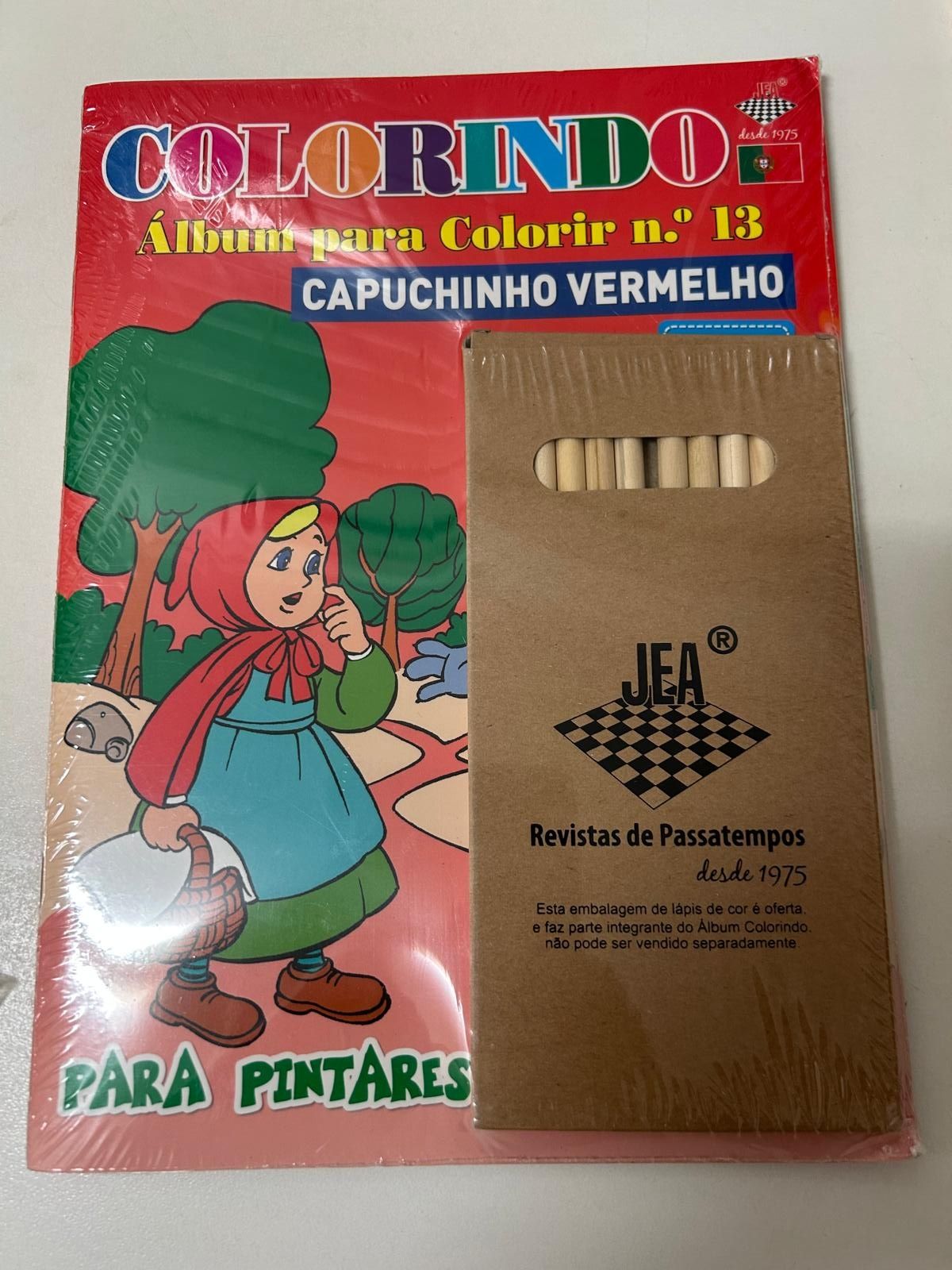 4 Livros para ler a história e pintar com caixa de lapis de côr