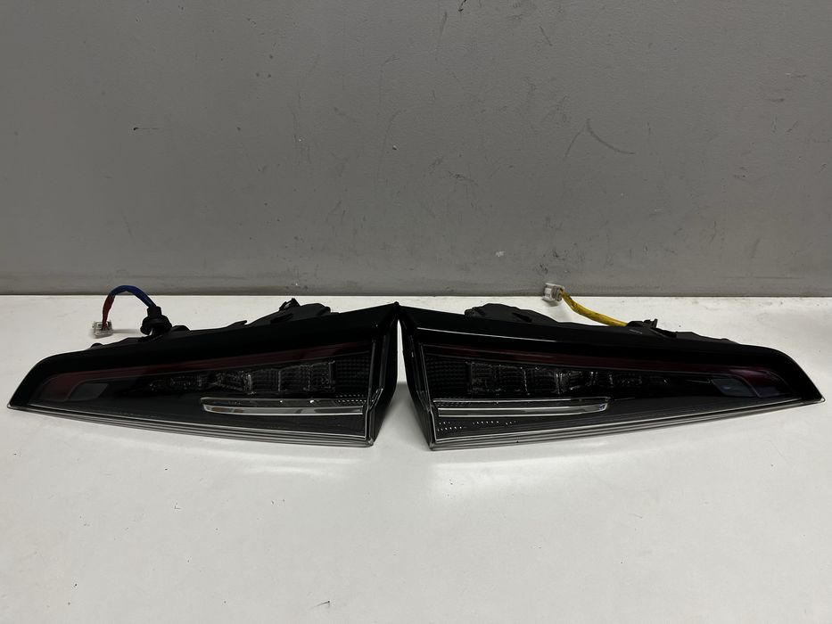 TOYOTA COROLLA E21 19-22 lampa prawa/lewa tylnia w klapę kombi