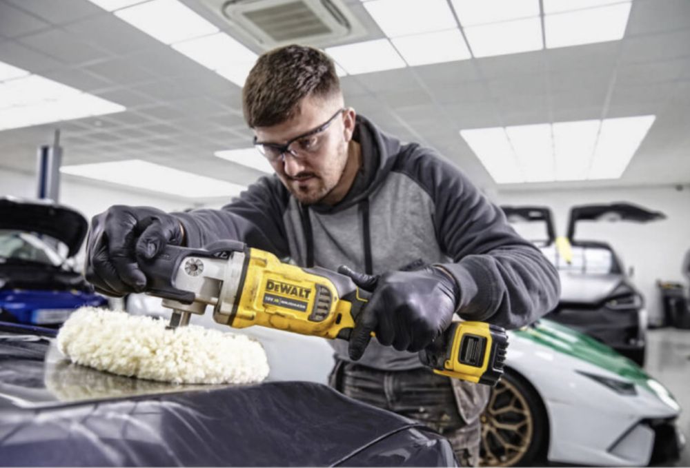 Акумуляторна полірувальна машина DeWALT DCM849