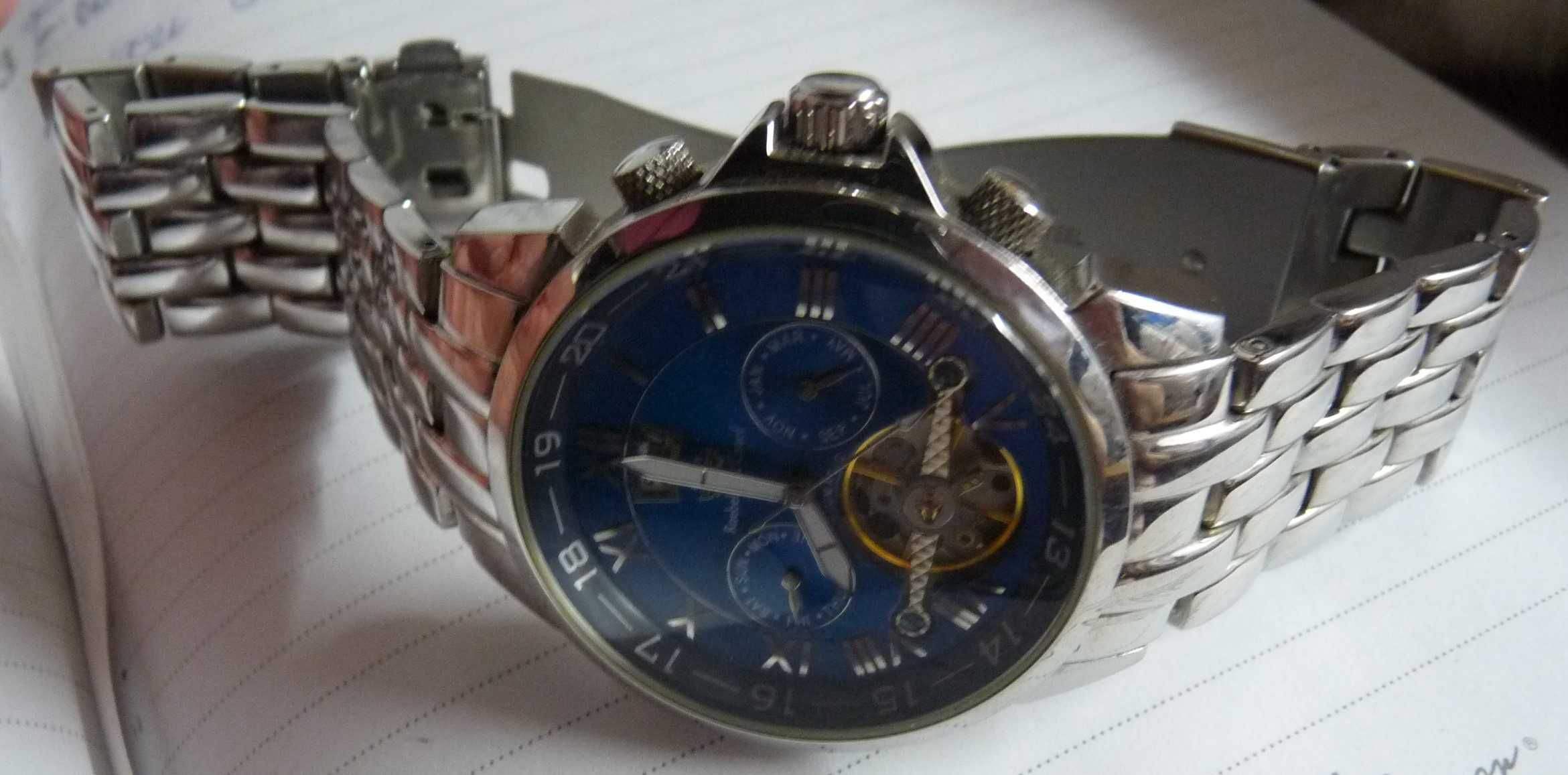 Zegarek męski na rękę z kalendarzem