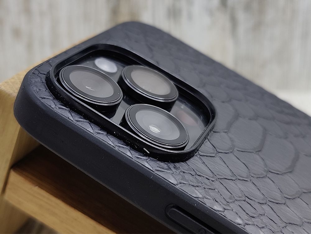 Чехол кожаный Fibra Pathon Case на iPhone 14 Pro Max/ 15 Pro Max/ 13