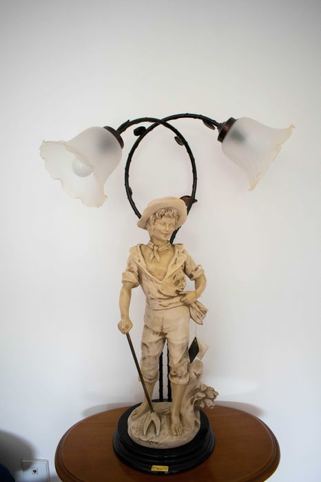 Estátua em Marfinite- Candeeiro duplo